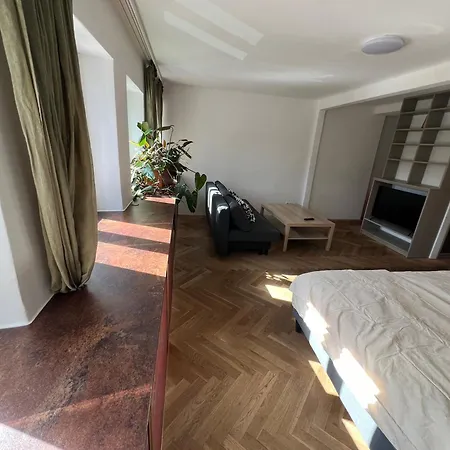 Lifestyle Mit Terrasse Und Garten Augsburg