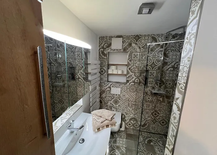 Lifestyle Mit Terrasse Und Garten